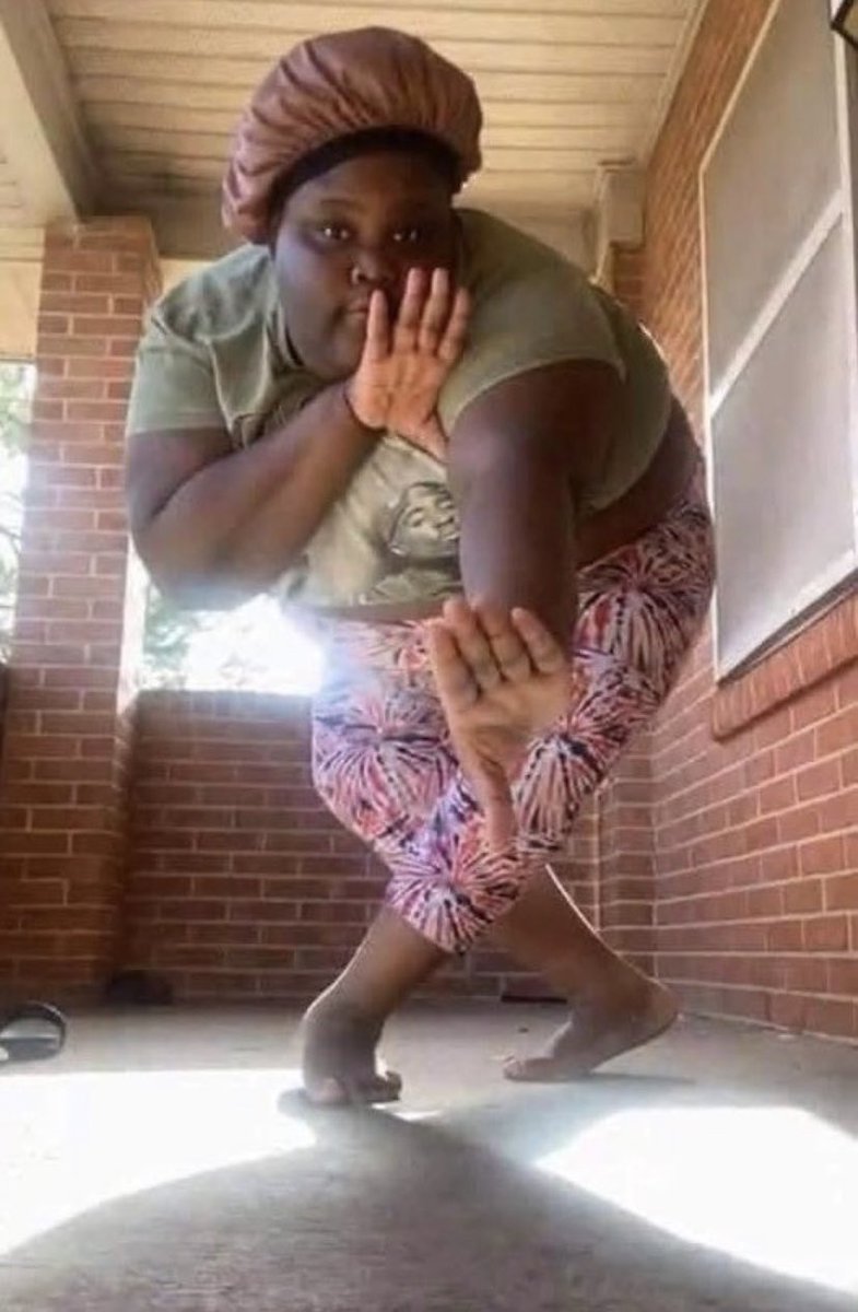 CometakemeoutthisMugler tweet media