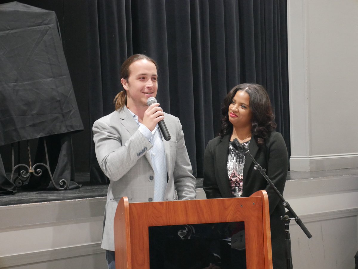 telelouisiane's tweet photo. Bonne fête de Martin Luther King, Jr.! 

Aujourd'hui on met en valeur CREOLE Inc., qui a été un pilier dans la défense de la culture et la langue créoles et l'intégration des créoles noirs. Ce fût un honneur pour nous d'être un parrain de leur 35e anniversaire. #KréyolLalwizyàn https://t.co/2TAaIRv94b