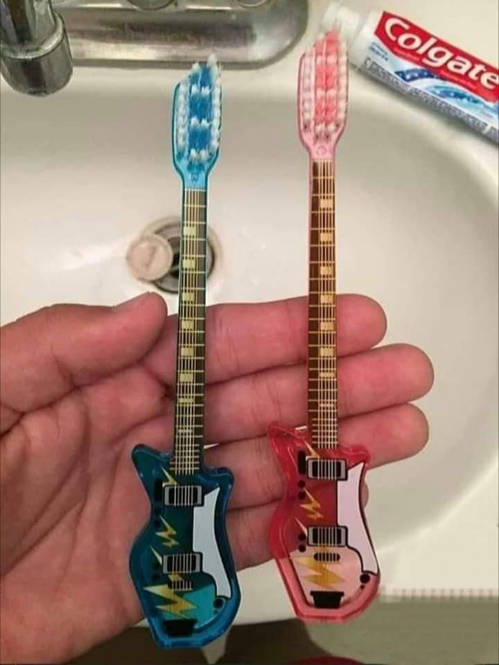 laureano1328's tweet photo. #Cepillos #Dientes para #Guitarristas 🤣💪 https://t.co/QMbYF2N9kk