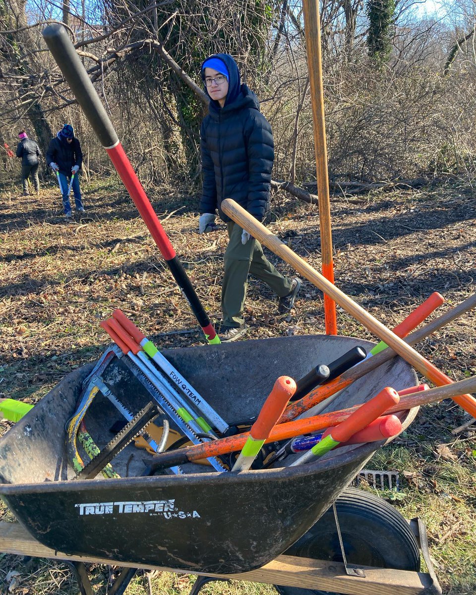 indiemtb's tweet photo. On Sunday 10 members of the Philly Wiss family did 3 hours of stewardship on the Thomas Mansion project led by FOW volunteer leader David Bower. Freezing temps didn’t deter this hearty group. Thx to all for giving back to the park that gives us so much. @PAMTBRACE  @FOWissahickon https://t.co/B2LJFOWZ1h