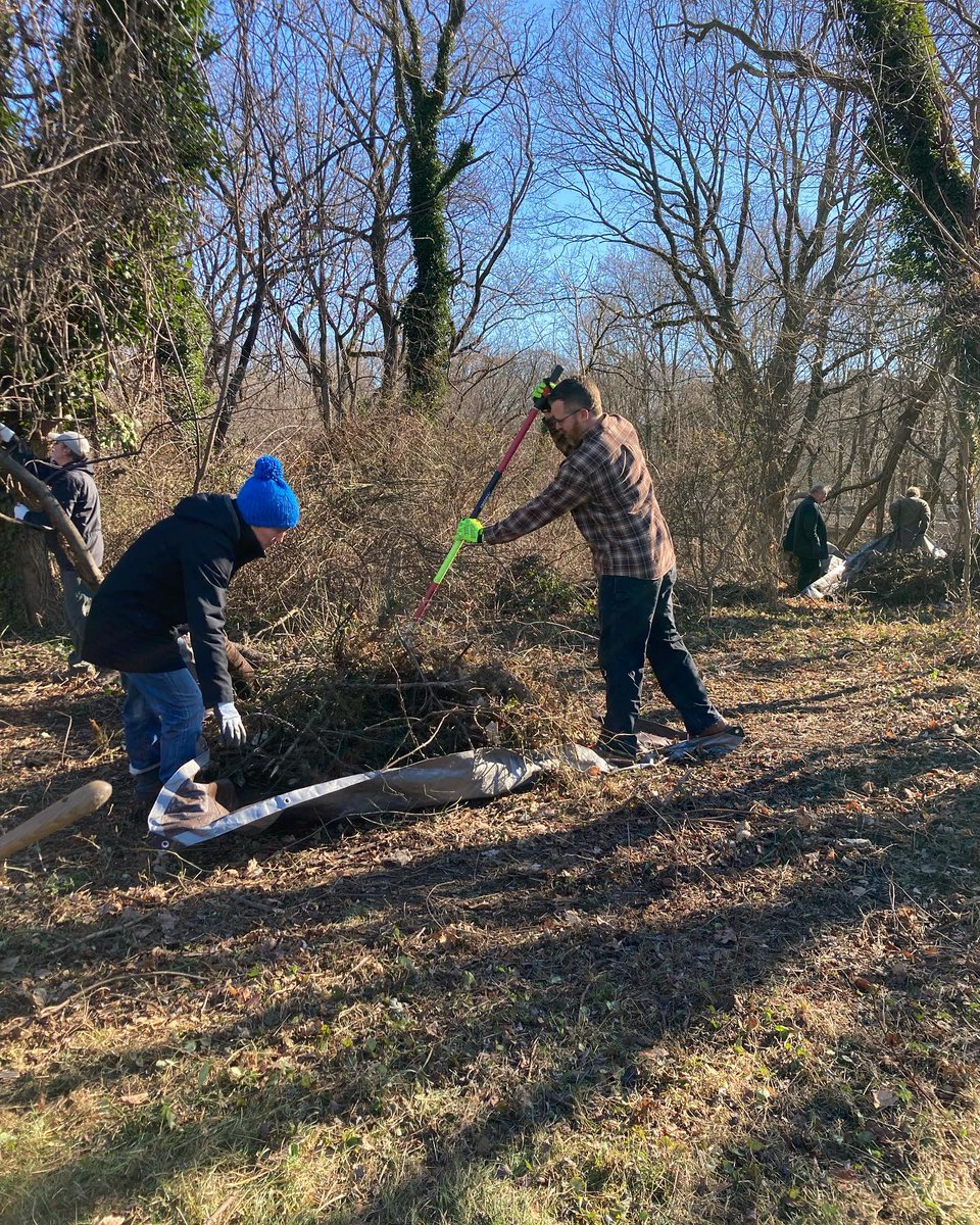 indiemtb's tweet photo. On Sunday 10 members of the Philly Wiss family did 3 hours of stewardship on the Thomas Mansion project led by FOW volunteer leader David Bower. Freezing temps didn’t deter this hearty group. Thx to all for giving back to the park that gives us so much. @PAMTBRACE  @FOWissahickon https://t.co/B2LJFOWZ1h