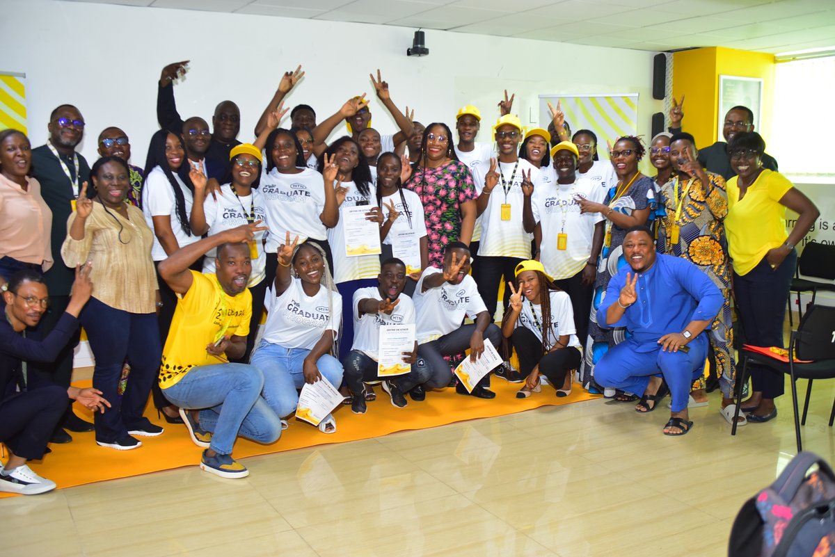 MTNBenin's tweet image. La 2ème édition du Y'ello Graduate Program a officiellement été lancée le vendredi dernier. 11 jeunes déterminés ont été accueillis dans nos locaux. Ils ont eu l'opportunité de se présenter aux MTNers, de connaître leur département d'accueil ainsi que leur coach.
#GoodPlaceToWork