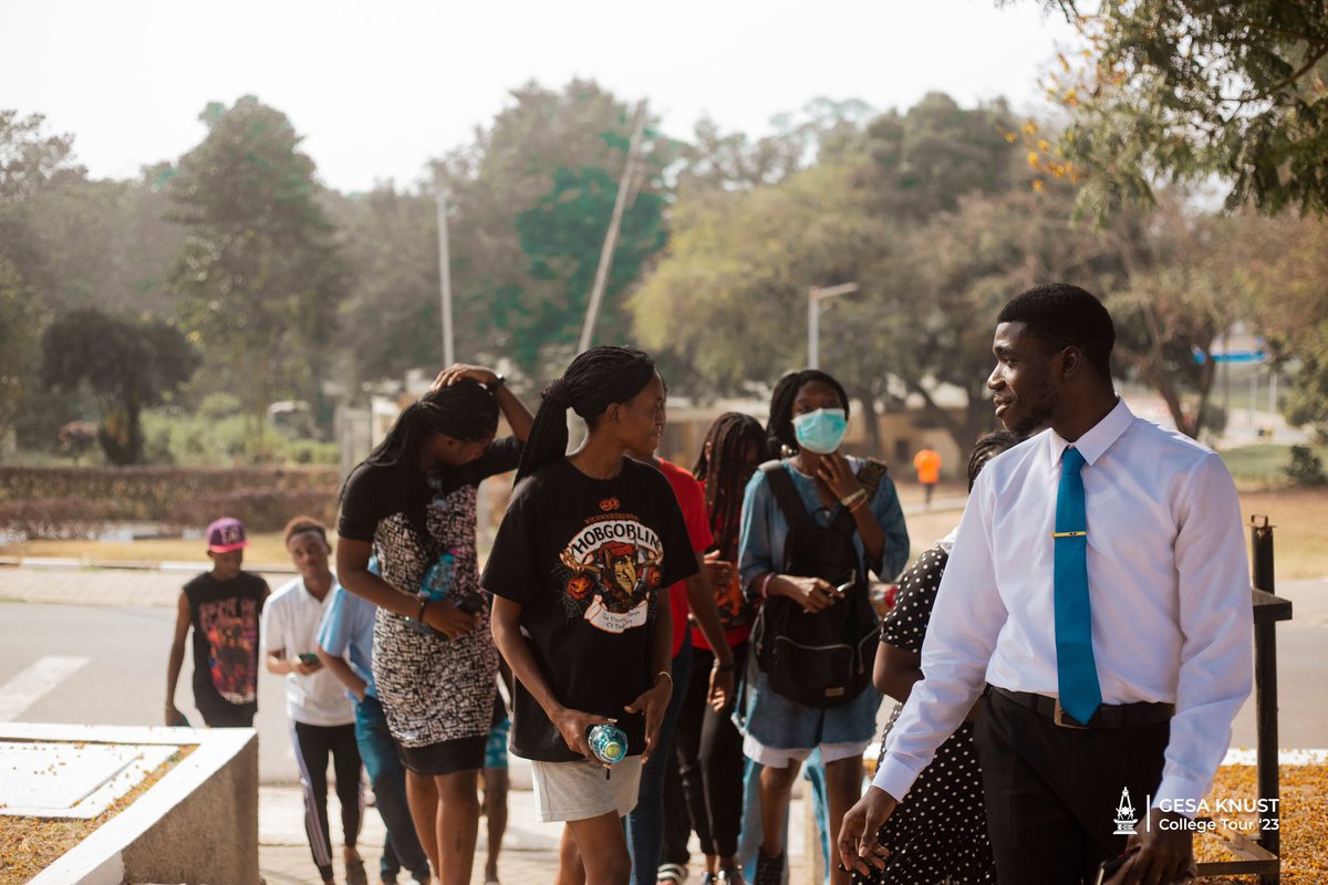 _cesaknust's tweet photo. CESA -Knust joins @_gesa_knust for The GESA Freshers’ College Tour 👩🏾‍🤝‍👨🏿🎉💙

#GESACollegeTour 
#CESAKnust https://t.co/njaJD9gtCp