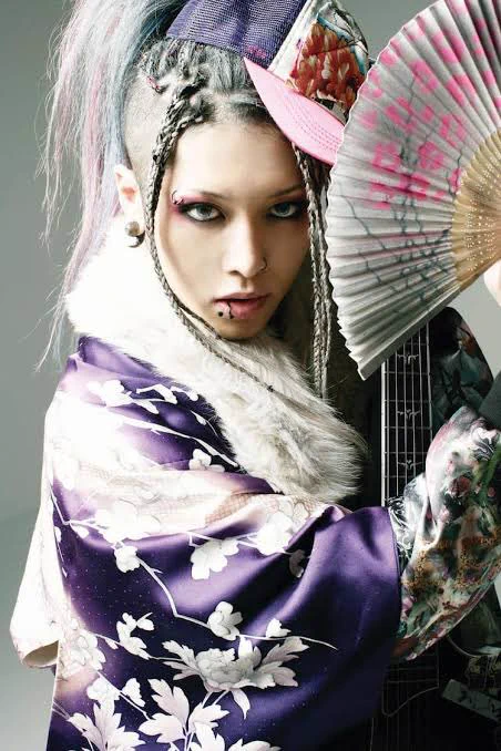 このころのmyvさんがめっちゃ好きやねんけど、めちゃめちゃ近侍にみつよ連れてそうじゃない? 