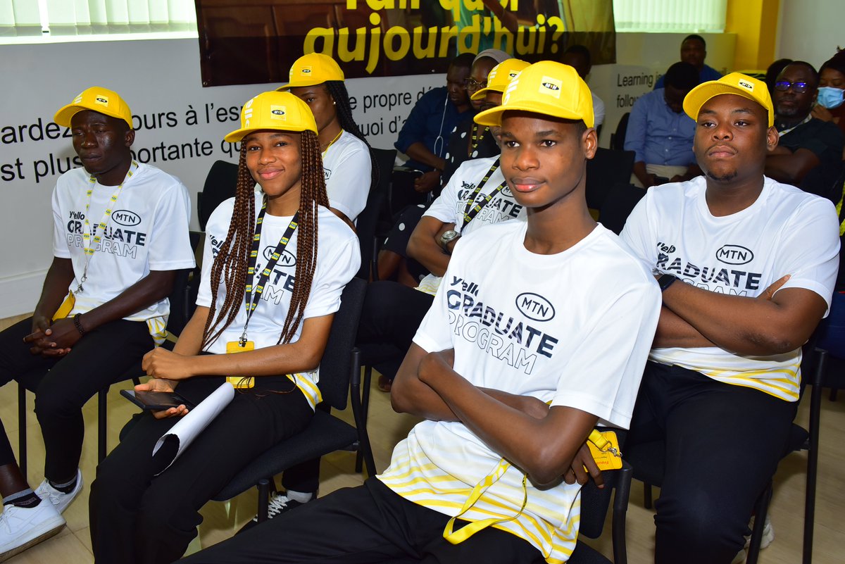 MTNBenin's tweet image. La 2ème édition du Y'ello Graduate Program a officiellement été lancée le vendredi dernier. 11 jeunes déterminés ont été accueillis dans nos locaux. Ils ont eu l'opportunité de se présenter aux MTNers, de connaître leur département d'accueil ainsi que leur coach.
#GoodPlaceToWork