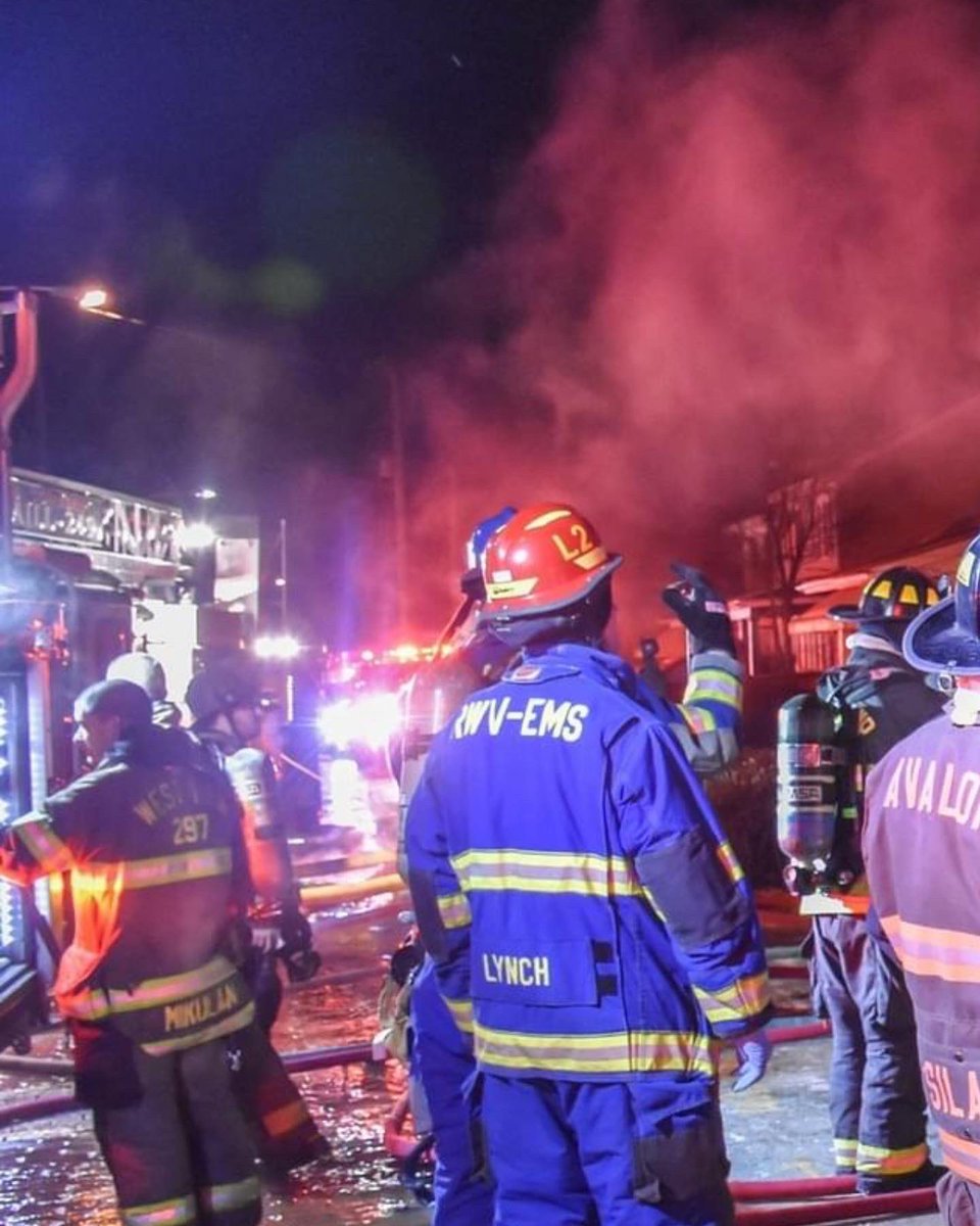 RossWestViewEMS's tweet photo. Ross / West View EMSA supporting multiple fire agencies early Sunday morning in the @qvfd_249 fire district of Ross Township. Medic Unit, Rescue 40 and the Supervisor were on scene for majority of the incident assisting where needed. https://t.co/yVSrdvJ7hn