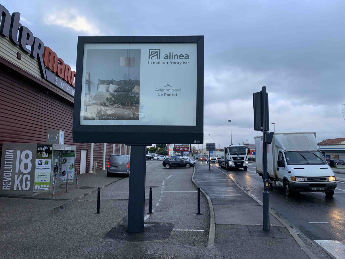 triairepub's tweet photo. @alinea_com @VilleAvignon #lepontet #vaucluse #canapé #meubles #artedelatable #luminaires #tapis #lingedemaison #decoration #enfants #jardin #soldes #affichage #ooh #outdoor #economielocale #communicationexterieure #publicité #print 
https://t.co/A4PhulB1A2 https://t.co/P3IAQqm2AR