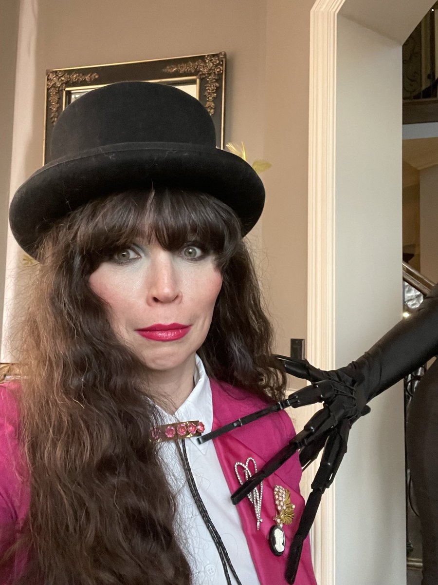 Aubryn is on a Quest for a Song (@aubrynmusic) on Twitter photo This creepy campy hilarious masterpiece of a music video is out now and you should all go watch it. I was honored to play the character of “Sad” and this whole thing was so much fun. youtu.be/JgMTWKN7q9o <a href="/jenningsmusic/">Mary Jennings</a> I love you so much This creepy campy hilarious masterpiece of a music video is out now and you should all go watch it. I was honored to play the character of “Sad” and this whole thing was so much fun. youtu.be/JgMTWKN7q9o <a href="/jenningsmusic/">Mary Jennings</a> I love you so much