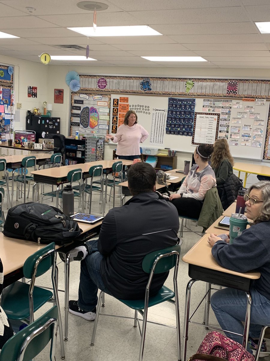 pinestreetelem's tweet image. Learning from the best! ⁦@PalmyraSchools⁩ ⁦@NorthsideROARs⁩ ⁦@ForgeElem⁩ ⁦@LingleAveElem⁩ #inservice #learningtons