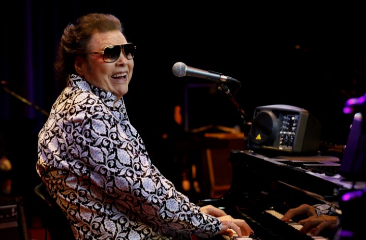 Happy 80th birthday
Ronnie Milsap 