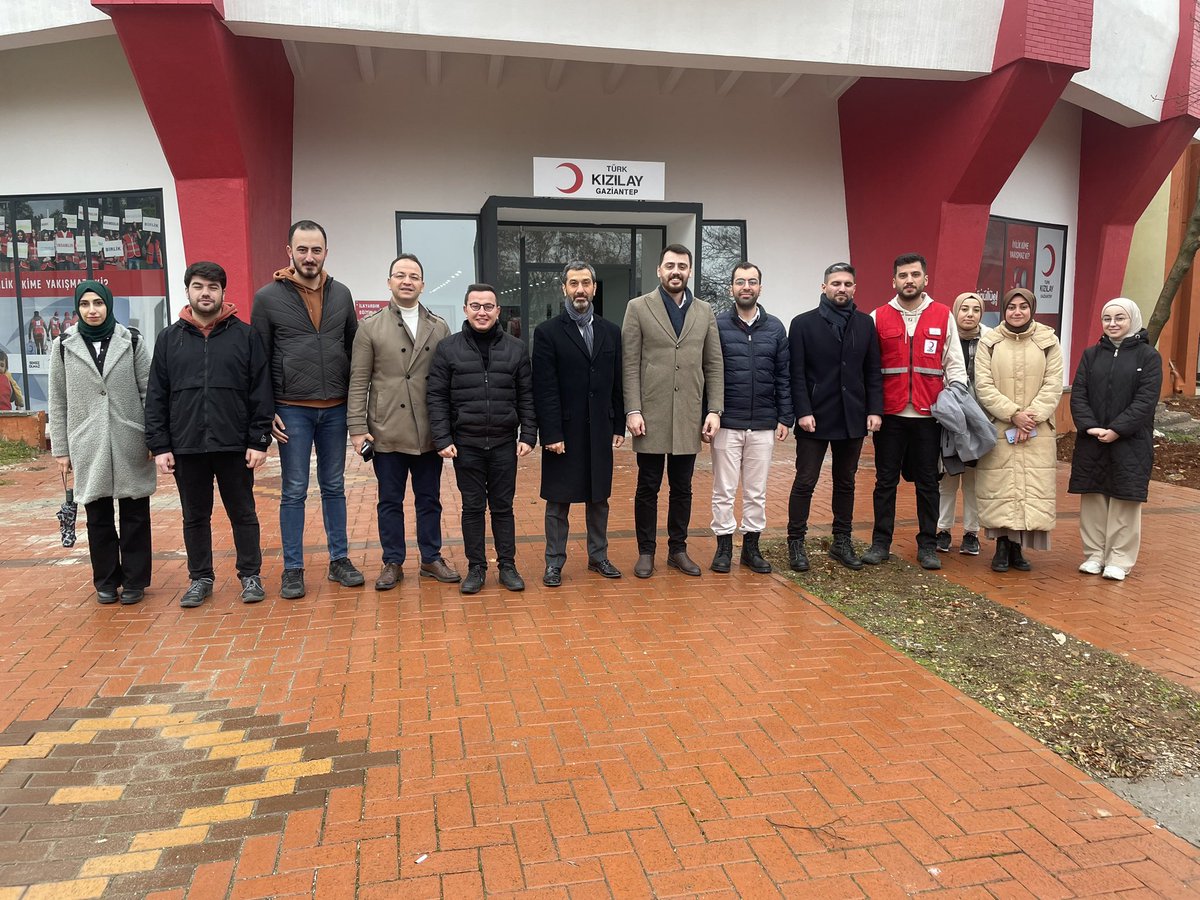 Genç Kızılay (@genckizilay) on Twitter photo Genel Başkanımız <a href="/ofarukcaliskan/">Ömer Faruk Çalışkan</a> ve beraberindeki yönetim kurulu üyelerimiz Gaziantep Üniversitesi’nde açılacak Kızılay binamızı ziyaret etti. İl yönetimimizle bir araya geldi.
📍Gaziantep, <a href="/genckizilay27/">Genç Kızılay Gaziantep</a> Genel Başkanımız <a href="/ofarukcaliskan/">Ömer Faruk Çalışkan</a> ve beraberindeki yönetim kurulu üyelerimiz Gaziantep Üniversitesi’nde açılacak Kızılay binamızı ziyaret etti. İl yönetimimizle bir araya geldi.
📍Gaziantep, <a href="/genckizilay27/">Genç Kızılay Gaziantep</a>