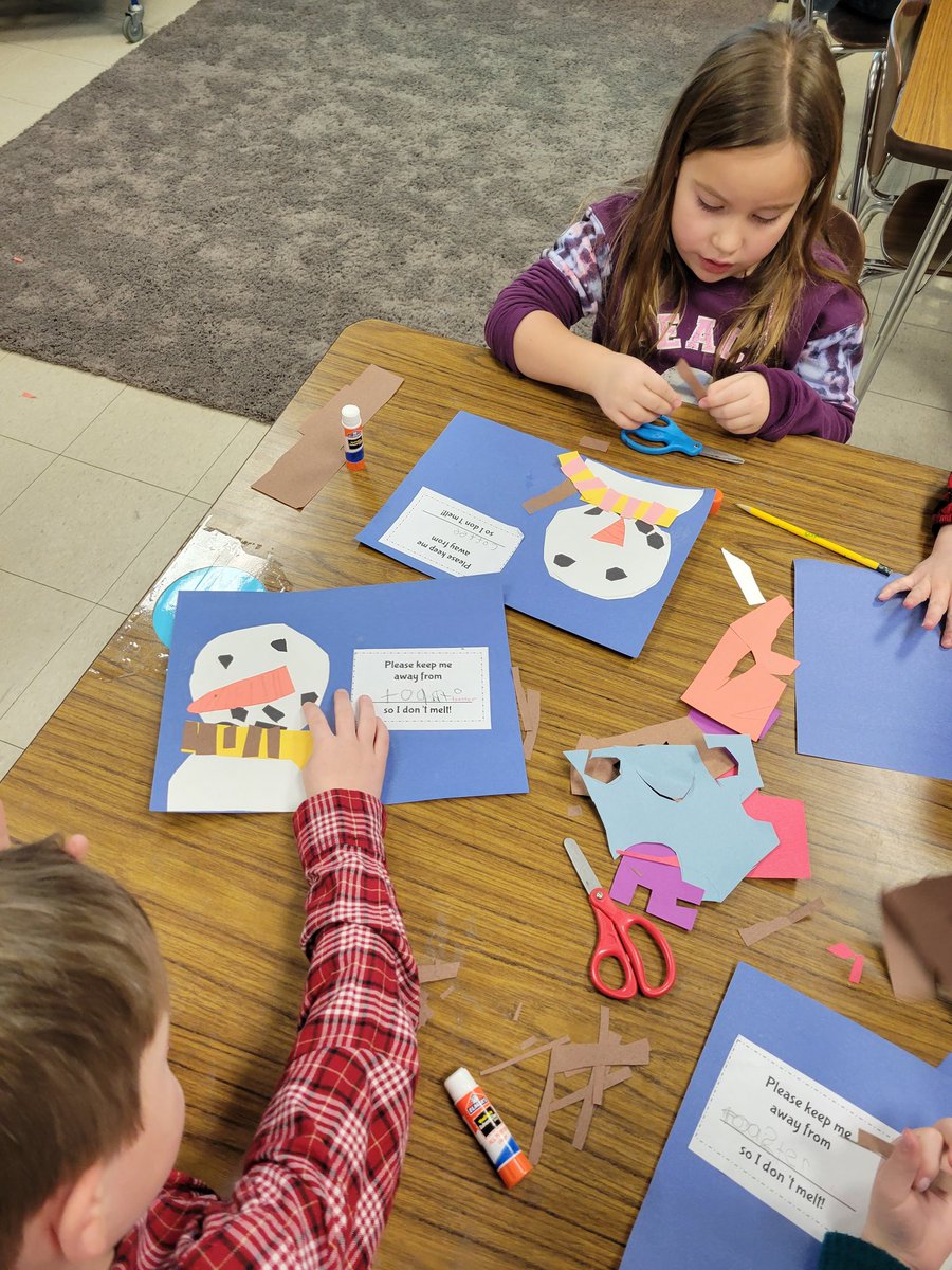 steam_TVLS's tweet photo. Kindergarteners had so much fun making these snowmen!  We read Sneezy the Snowman for some inspiration. 
#wearetuskyvalley
@TVTrojans https://t.co/UQRTpKD29m