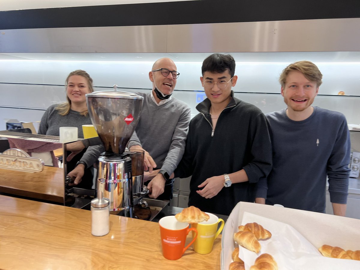 ETH_BSSE's tweet photo. A lovely way to start the week: MoMo (Monday Morning) free coffee in the #ScienceLounge, made with ♥️ by our ‘baristas’ from @VMB_ETH and the head of the department, Daniel Müller, @MullerForce @ETH_en - big thanks to all participants, coffee enthusiasts and BSSE members 😊 https://t.co/SVivtgyjnQ