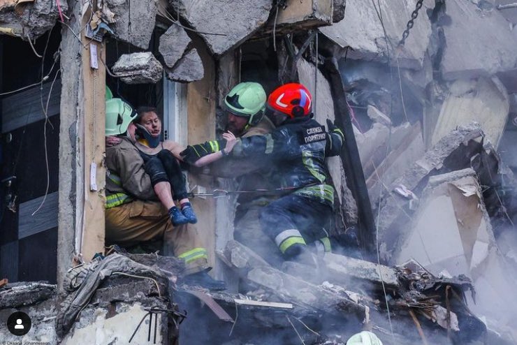 Katia, 27, is in intensive care. doctors fight for her life after she was dug up from under the explosion debris, her body temperature just 31 degrees. Her husband and baby are reported #killedbyrussia