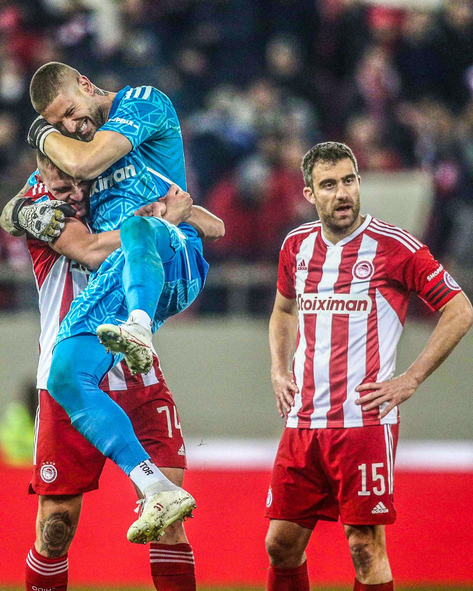 olympiacosfc's tweet image. Πόσες ❤ για αυτήν την τριάδα;  ⚡🔴⚪🇬🇷  #Olympiacos #Paschalakis #Ntoi #Papastathopoulos