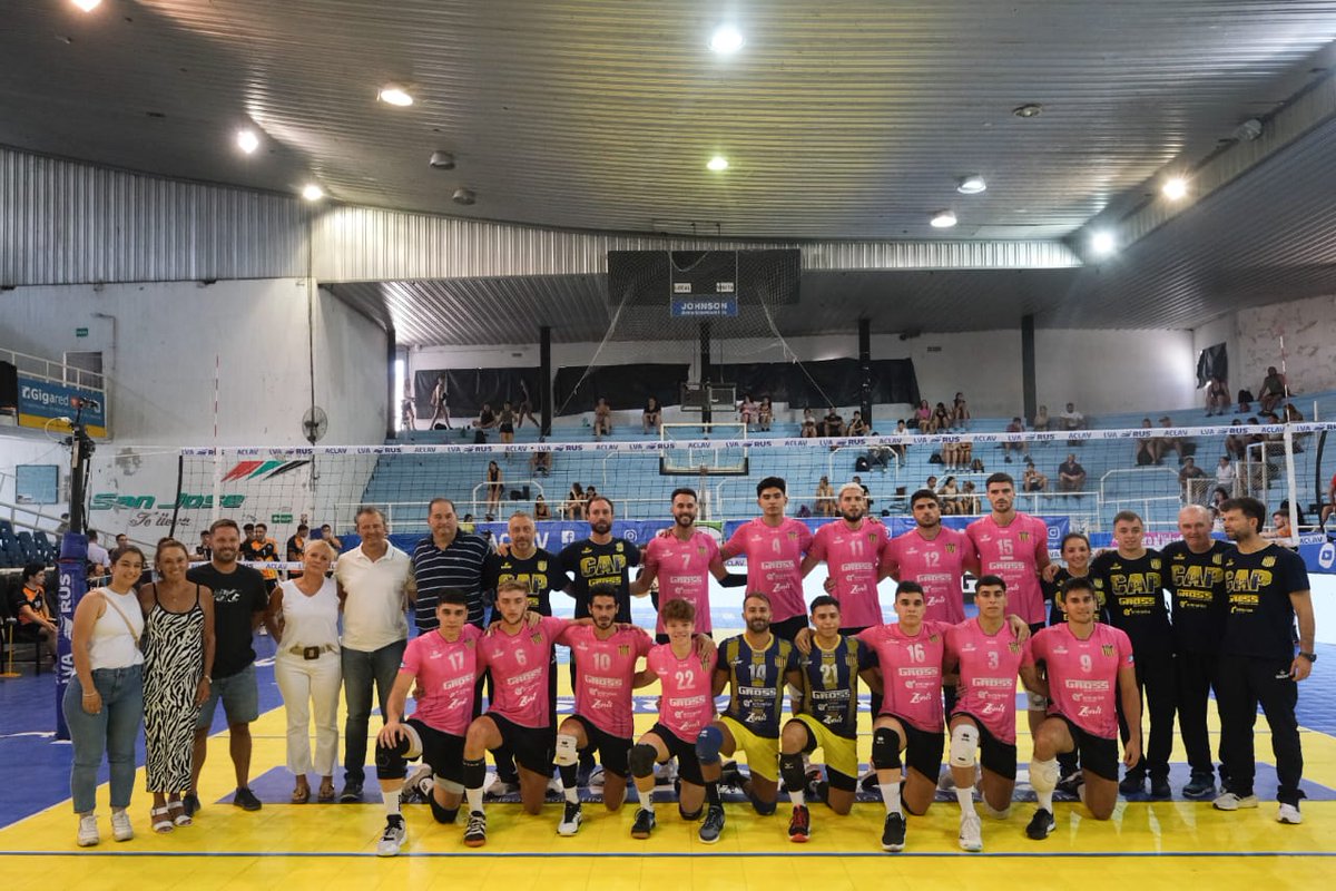 TERMINÓ CELEBRANDO CON SU GENTE

Convencido de que podía recuperarse y, a la vez, cargarse de energía para la segunda ronda, el plantel de Gross Paracao logró un valioso triunfo por 3-1 ante <a href="/amuvoca/">juan cruz</a>.voley.

📸Prensa <a href="/VoleyACLAV/">Liga de Voleibol Argentina ACLAV</a> y <a href="/MuniParana/">Municipalidad de Paraná</a>.

🌐paracaovoley.com.ar/noticias/198