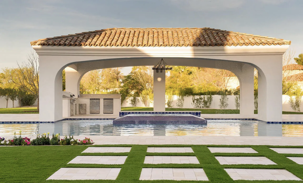 iSearchDecor's tweet photo. STAY TUNED for our final design inside this BEAUTIFUL Paradise Valley Home!! Pics to come! https://t.co/U5yGWKFXki
