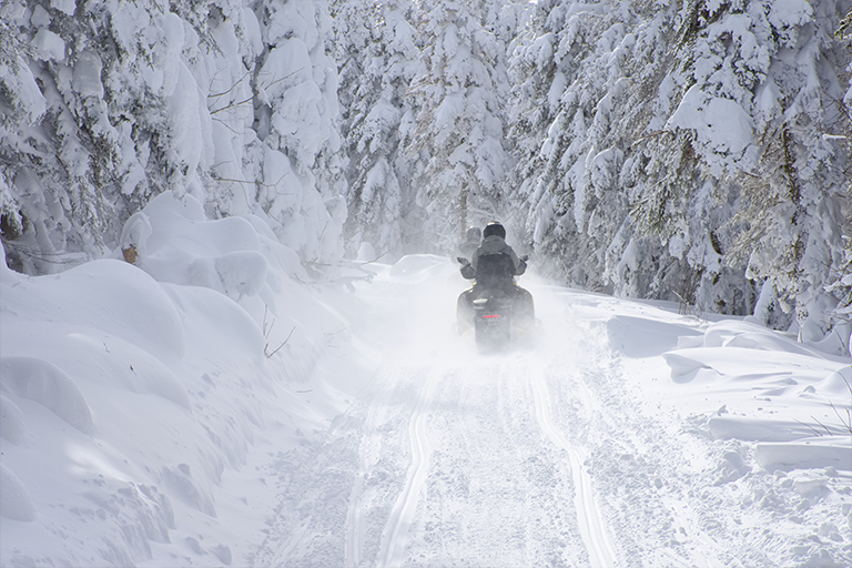 RCMPONT's tweet photo. Winter is in full swing and so are winter activities! This #InternationalSnowmobileSafetyWeek, be sure to enjoy your time out in the snow safely and only go out in fair conditions. Be alert, drive sober and be safe! #Snowmobile #Safety #DriveSober https://t.co/IWoXdFbMFe
