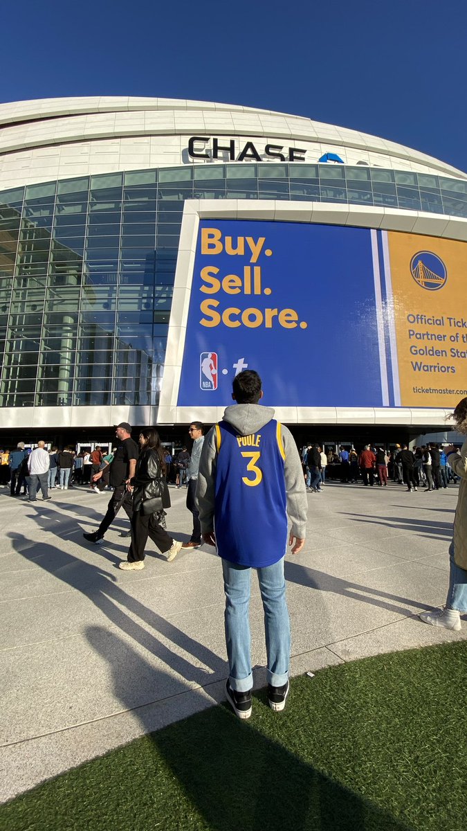 ezeblask's tweet photo. Sin dudas uno de los días más felices de todo 2022. Aguante warriors ⚡️🔵🟡 @WarriorsLatam_ https://t.co/OPS0l6bzcT