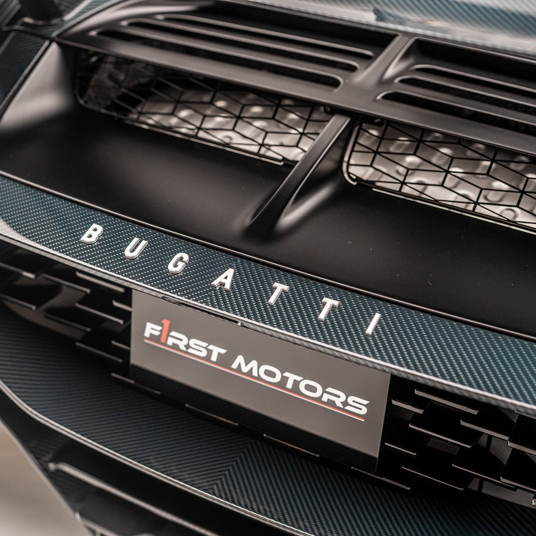 f1stmotor1's tweet photo. 2021 Bugatti Divo One of 40 Units only made - 8.0 L W16 quad-turbocharged Engine  - 1479 horsepower - 1600 N.M - 7 speed dual clutch  - All wheel drive - 0 to 100 approximately 2.4 s - top speed 380 Km/H Available #Bugatti #luxury #luxurylifestyle #cars #dubaicar https://t.co/OOLyilfdpx
