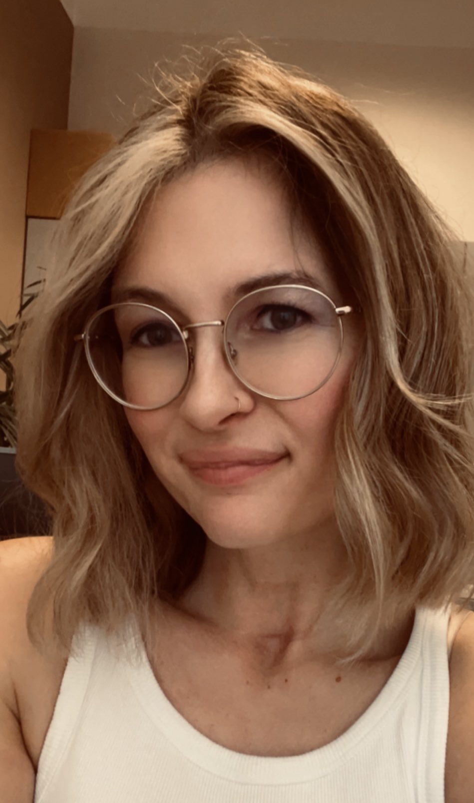 Mimi 🧞‍♀️ on Twitter "Montagslaecheln in der „hab eine neue Frisur