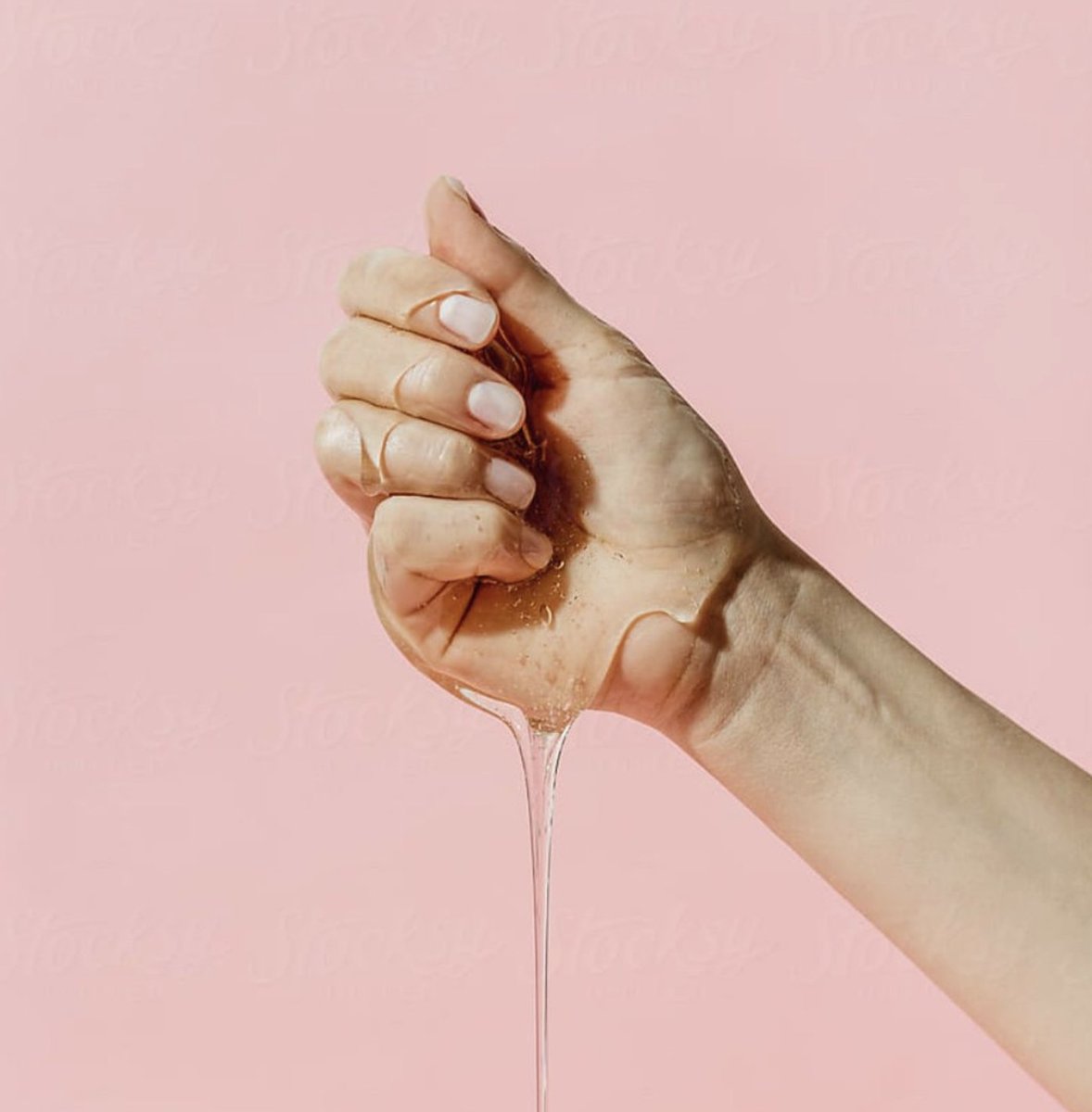 bedgeekusa's tweet photo. Lubrication is often something of an afterthought. Here are some good reasons why you should be using your lube more often: 
- Enhances The Pleasure 
- A Cure For Dryness
- Making Foreplay Fun! 
- Masturbation Variation 
Read more here: https://t.co/dzNvzYEw9R

#health #selfcare https://t.co/epXkIOAxIK