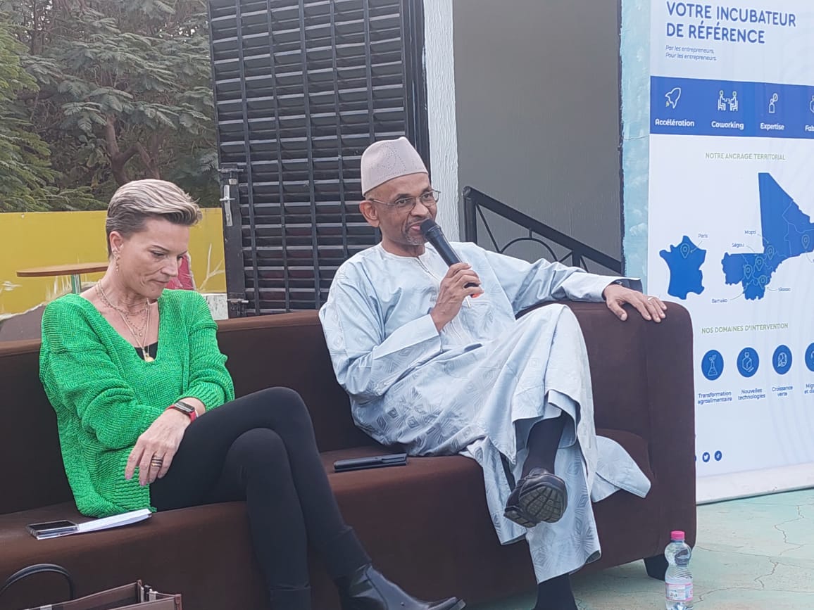 CNPM_Officiel's tweet photo. 13/01/23: participation de @MossadeckBally, Président du CNPM et de @vbeilvert, Vice-Présidente à l'Afterwork organisé par #DoniLab. Les deux intervenants ont livré leurs expériences entrepreneuriales, donné des conseils aux jeunes désireux de se lancer dans l'entrepreneuriat. https://t.co/shrg1EKkqY