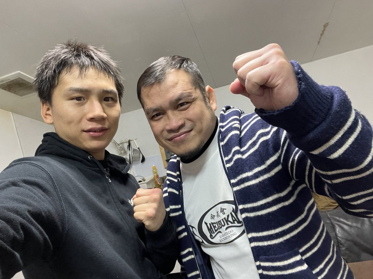 maaaaakuri's tweet photo. 実は我らがウィサンレック先生もHIROYUKI選手との対戦経験あり!
その時は負けちゃいましたが、そのおかげでやる気十分!
チームで勝つ!!
#nokicknolife #nknl #meibukai #ワンチーム https://t.co/MaGilFSGZK