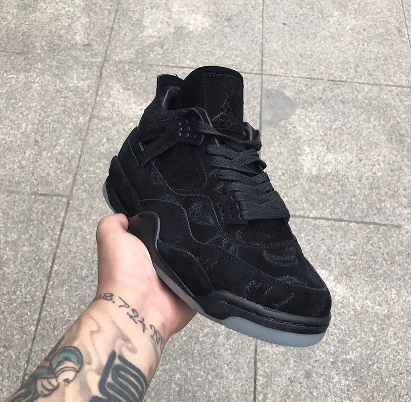 SneakerVisionz's tweet photo. KAWS x Nike Jordan 4 Sample 🔥🤯
Which Is Better These or Jordan 4 Black Cat? 🤔

Photo: hugokickz https://t.co/qy1blN508j