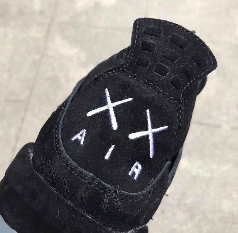 SneakerVisionz's tweet photo. KAWS x Nike Jordan 4 Sample 🔥🤯
Which Is Better These or Jordan 4 Black Cat? 🤔

Photo: hugokickz https://t.co/qy1blN508j