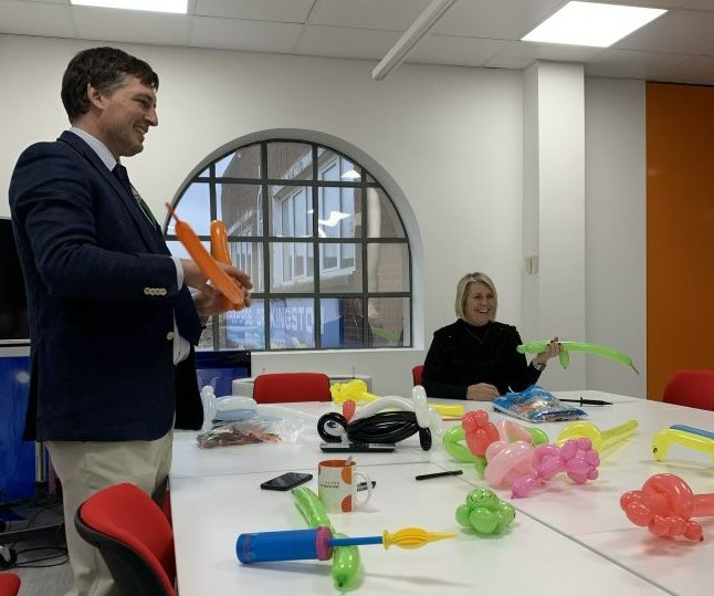 KGS1561's tweet photo. Fantastic balloon #workshop today at KGS🎈👏 Thank you so much to Mr Hughes for organising it😊Stay tuned...as this afternoon our staff will be attending an amazing #lifedrawing course✏️🧑🎨
#BlueMonday #ItsNotBlueAtKGS @KGSheadmaster @KGS_Outreach #ThisIsKGS @HMC_Org https://t.co/A1gV50JMRu