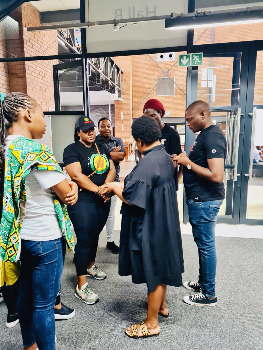 NoncebaMhlauli's tweet photo. We will be back to ensure that lasting solutions are found towards the attainment of access to higher education.
#RTLC
#UNISAPYA https://t.co/nZr6y7EO7m