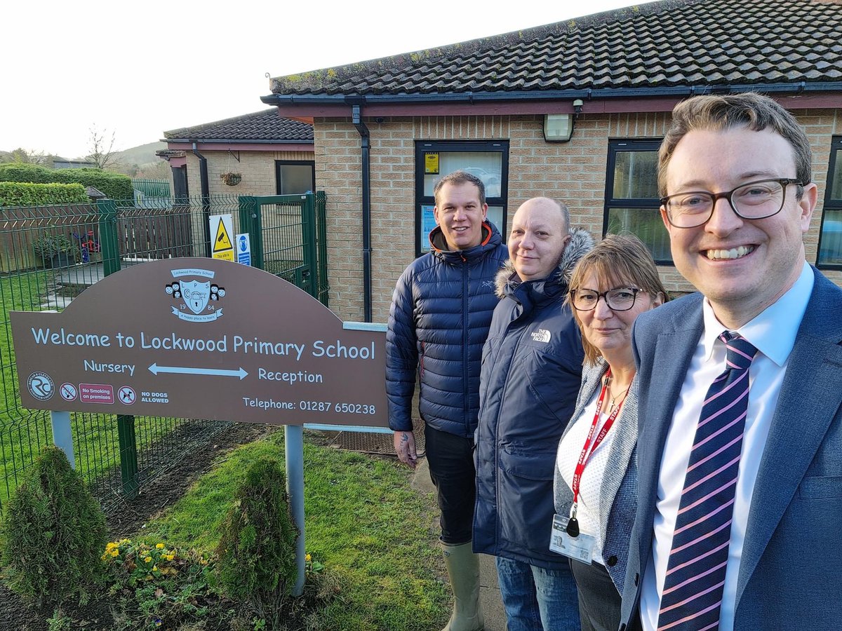 SirSimonClarke's tweet photo. Great to visit @LockwoodPrimary in #Boosbeck with Cllrs Craig and Lee Holmes for a tour from Headteacher Mrs Lawson. Lockwood is one of three schools serving my constituency to benefit from the Government’s School Rebuilding Programme, which has been allocated £13bn since 2015. https://t.co/5XAtNOjYUd