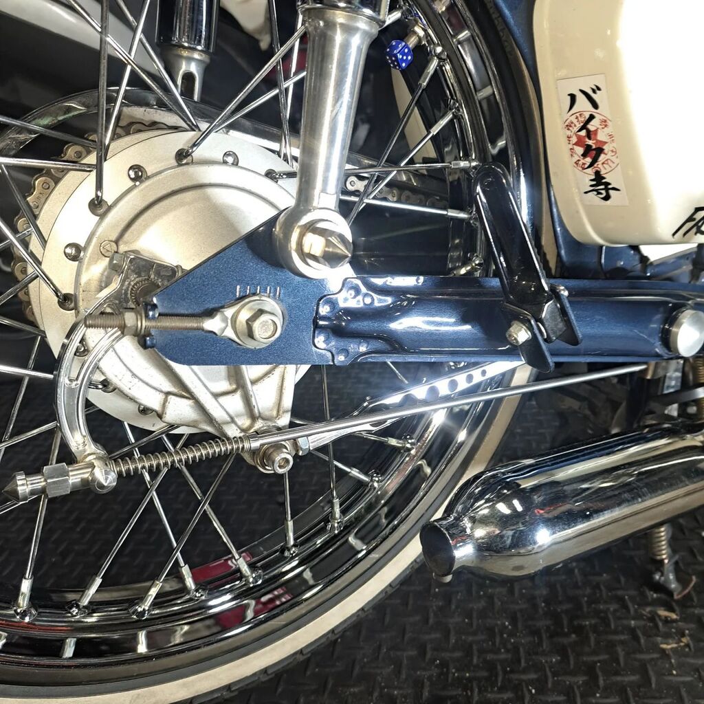 dadakram's tweet photo. ブレーキロッドをステンにした、
目立たない様に純正風、
うん…ホントに目立たないw

#スーパーカブ 
#カブ90 
#HA02
#シャコタンカブ 
#カブ主 https://t.co/IAxHG8Nipt