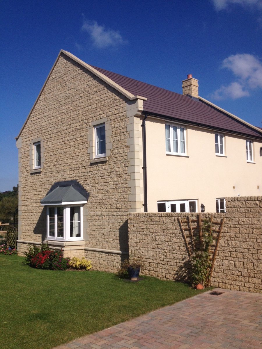 BuildLiteUK's tweet image. A throwback to one of our projects- showcasing Stone-Coat Parapet Coping &amp;amp; a GRP Chimney

#construction #constructionproject #homebuild #grpchimney #stonecoat