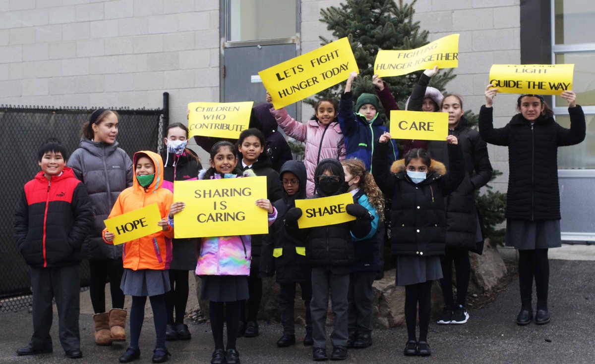 CBC_TOCommunity's tweet image. Congratulations to Enquiring Minds Montessori, our Sounds of the Season School Challenge winner! 54 schools registered, with 25,217 students participating from across the GTA. In total, 42,000 lbs of food were collected for local food banks @MontessoriEM @DailyBreadTO #cbcgives