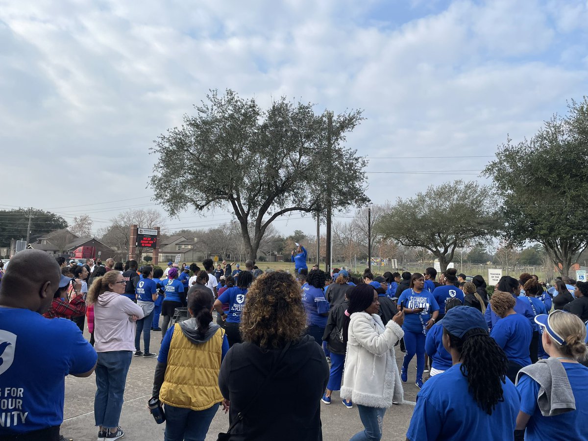 YoungbloodINT's tweet photo. @YgbInt we are ready to beautify our campus! Thank you The Mission Continues, sponsors, and volunteers! #OneAlief @AliefISD https://t.co/3OUXYkmXQJ