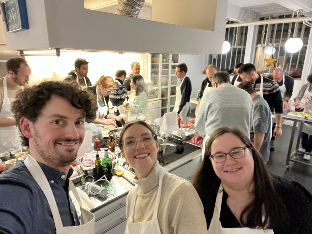 OMP_supplychain's tweet photo. π©βπ³ What better way to celebrate the holidays than with a culinary workshop?
Our German team had fun creating and tasting their own cooked three-course menu.
#LifeatOMP #teambuilding #workculture https://t.co/k6gL9nKtI0
