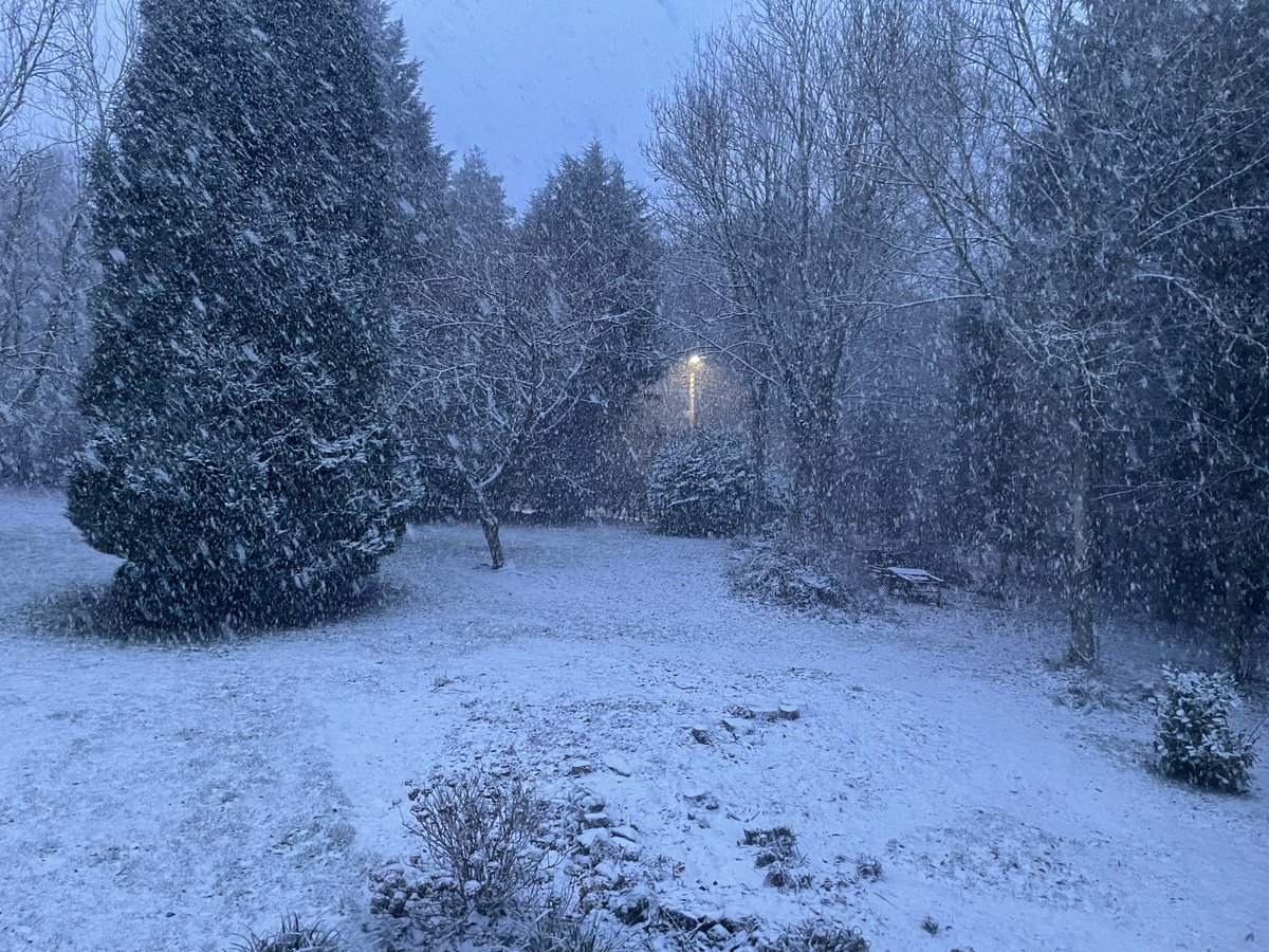 FlitcraftLtd's tweet photo. Winter returns to the north east and it's amazing how a little snow has such a big impact on the rush hour roads!  If you have a timber frame project you would like to discuss with Flitcraft, please call us on 01995 679444 #injectawall #newbuild #timberframe #flitcraft https://t.co/Tjwf8qIfwI