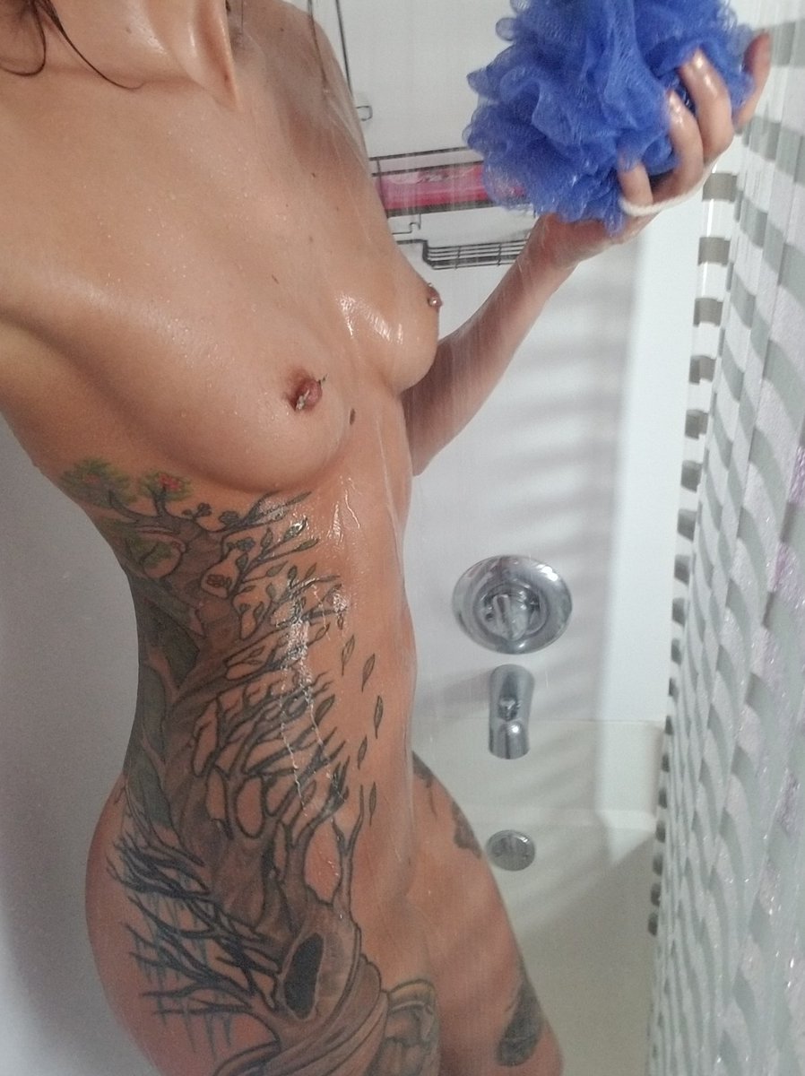 anniloves69's tweet photo. wer legt sich zu mir und #fickt mich in den #arsch https://t.co/VgNIcfh8hS