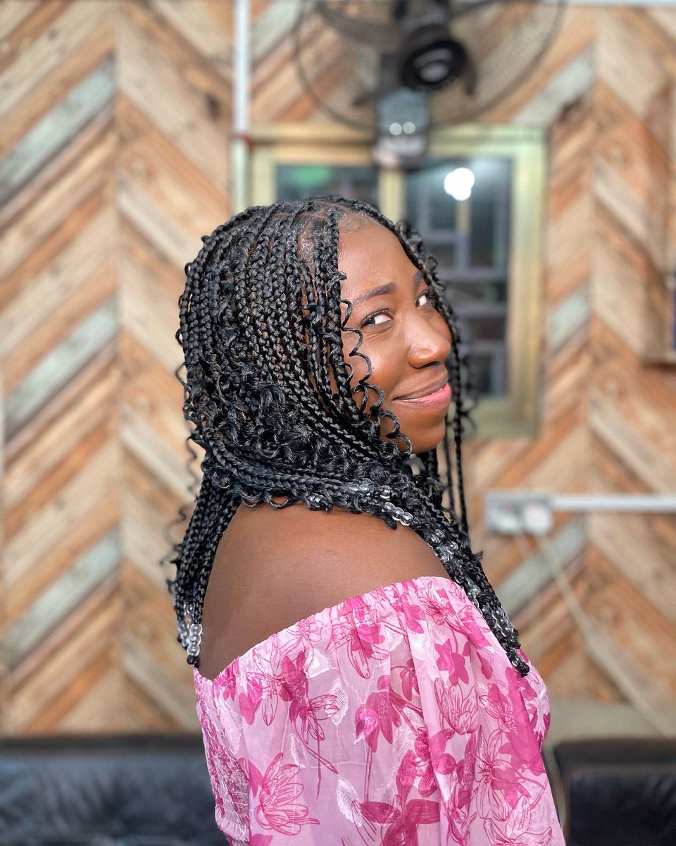 mawsbraid's tweet photo. Hello come and book me !
Style : Goddess braids with beads
Send us a WhatsApp message to book appointment, find link in our bio 
⚫️⚫️⚫️⚫️
#mawsgang #mawsbraid #cornrowstyles #ghanaianbraider #braiderinaccra #braiderinnungua #ghana #neatbraids #neatbraideraccra https://t.co/y2BTf9TsJv