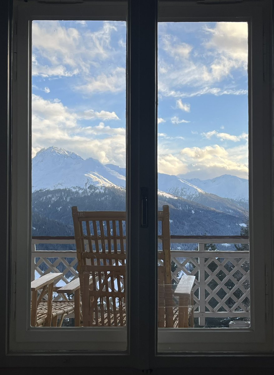 Lisa Nienhaus tweet media