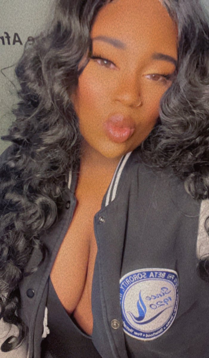 FaveEngineerJen's tweet image. Happy founders day to my oh so sweet Sorors of Zeta Phi Beta Sorority, inc. #Spring11 #DimePiece💙🤍🕊️