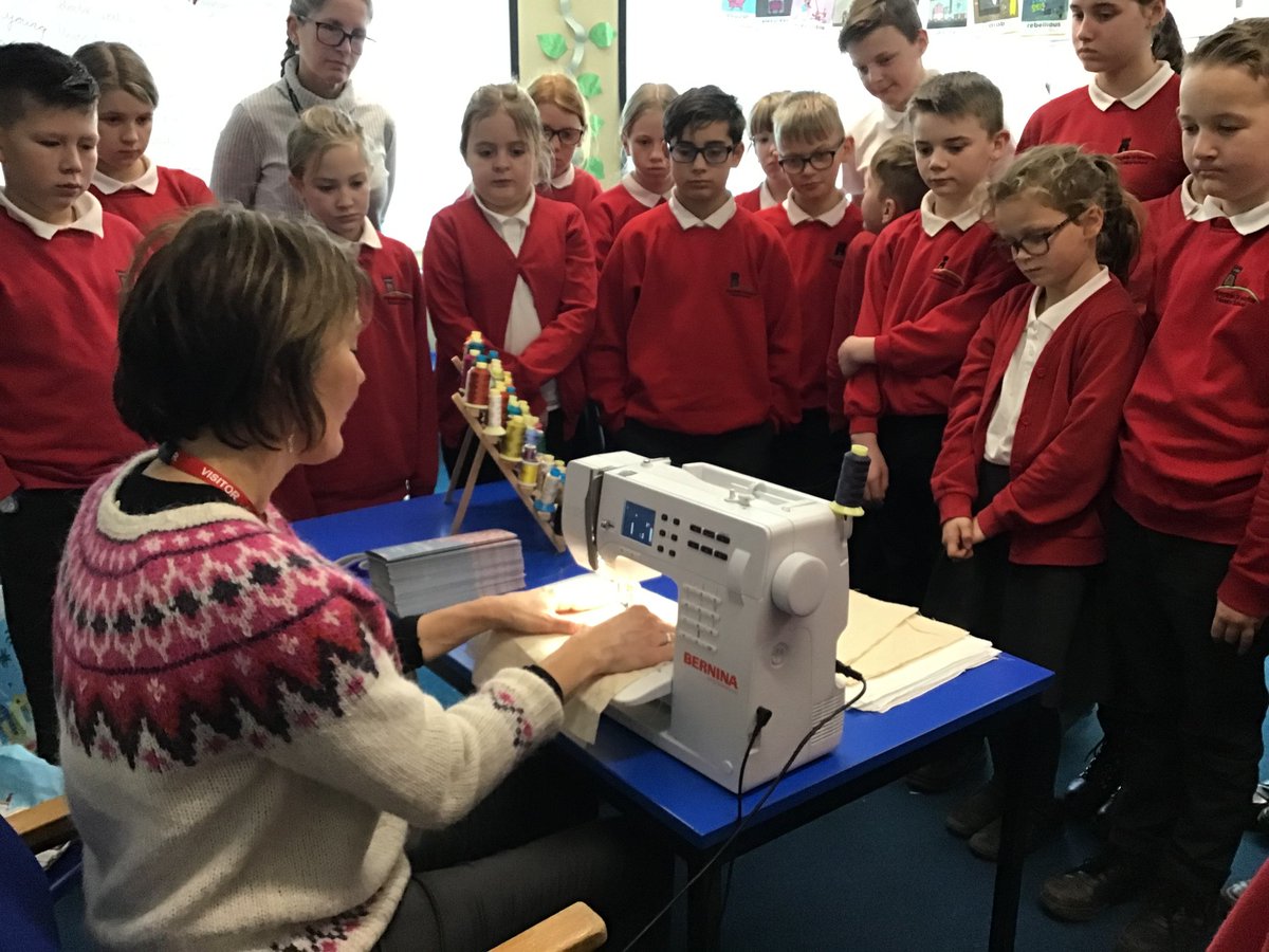 PSMPrimary's tweet photo. Year 6 have had an incredible afternoon learning about textile art with Jackie Gale Art. The children had the opportunity to try machine embroidery. Their results were superb.

#PSMPS #Textiles #primaryschool @jackiegaleart https://t.co/seqKTO6xsq