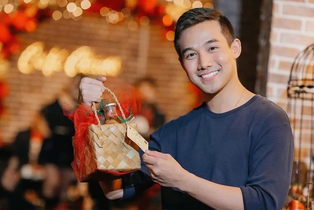MailaRDimaculan's tweet photo. @akosiKenChan 
#HappyBirthdayKenChan 
Love you Ken 
Miss you . https://t.co/A2kBdo8I7T