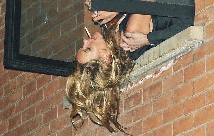 MOSSYVIBES's tweet photo. kate moss party lifestyle https://t.co/vZ2oozD0WH