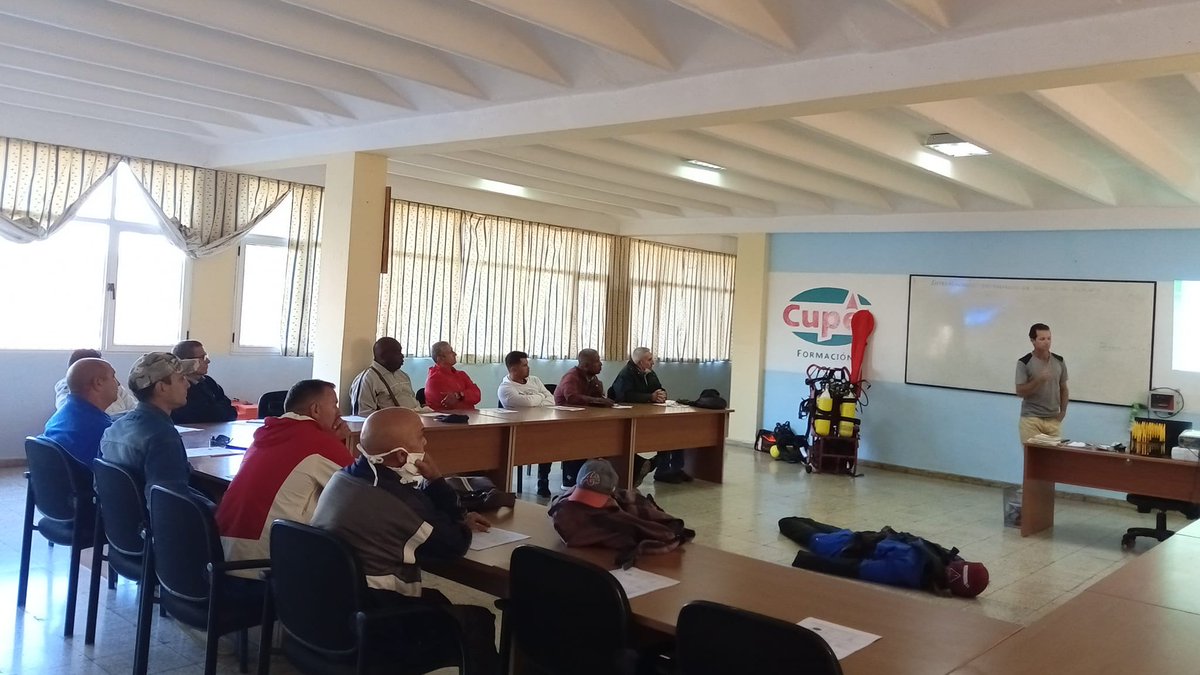 Se capacita al personal de UEB Producción #EpepCentro  en entrenamiento con Seguridad al exponerse  al gas Sulfuro de Hidrógeno (H2S) curso impartido por el profesor Yunier Morales del Centro Politécnico del Petróleo, Unidad Docente Exploración -Producción. #PetrolerosPorCuba
