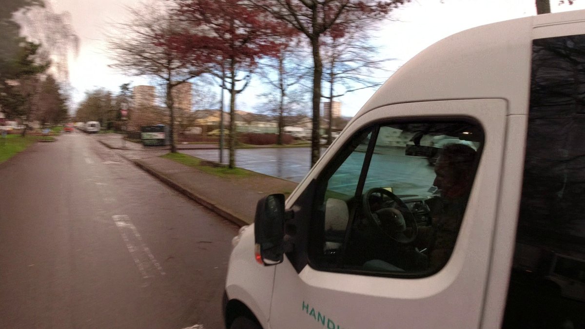 RzhBuan's tweet photo. @STARmeparle j'ai subi 1 agression de la part d'un de vos chauffeurs #handistar ce matin qui m'a doublé puis s'est "garé" sur la bande cyclable devant un 🅿️ vide puis m'a agrippé pour tenter me faire tomber avant d'essayer de me frapper.
Vous les calmez quand #FoutageDeGueule ? https://t.co/Sy9TDvVWWA
