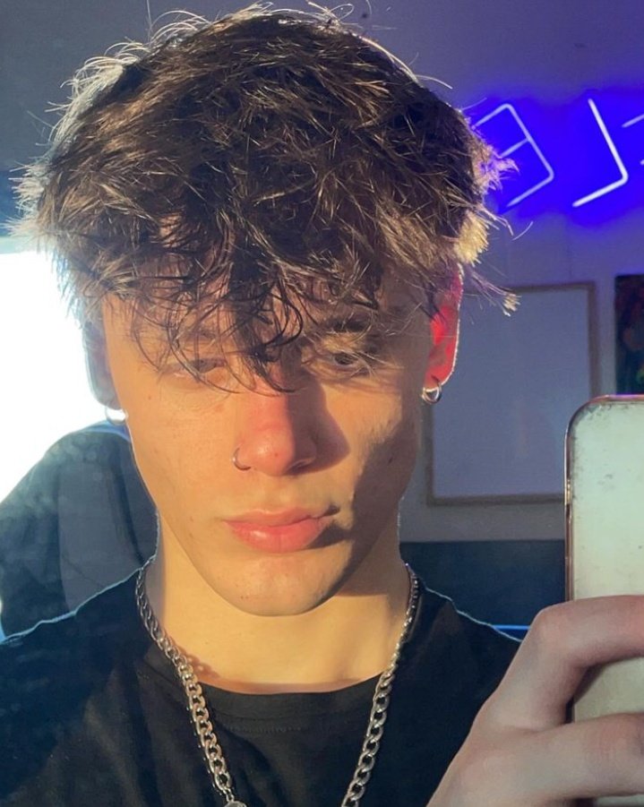 ᅠᅠ
ᅠᅠ
ᅠᅠ
ᅠ

⠀⠀⠀⠀⠀⠀⠀⠀⠀  — 𓆩 🜲 𓆪 —
               ⠀   tengo el 666 atrás y 
              ⠀  aún dios está conmigo.

⠀⠀⠀