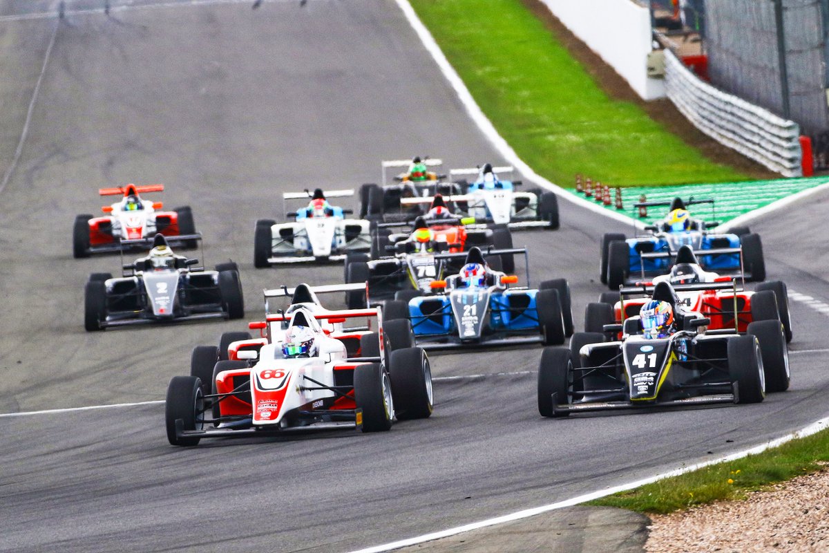 🏆 PRIZE NEWS🏆

The winner of the 2023 GB4 Championship will again be rewarded with a £50,000 contribution towards their 2024 single-seater racing programme. 

Full story: gb-4.net/news/2023/jan/… 

📸 <a href="/JakobEbrey/">JEP</a>